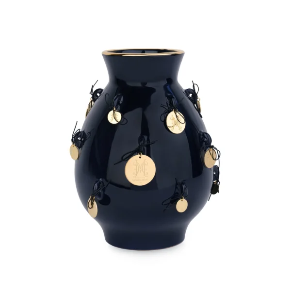 Vaso con medaglie in ceramica blu